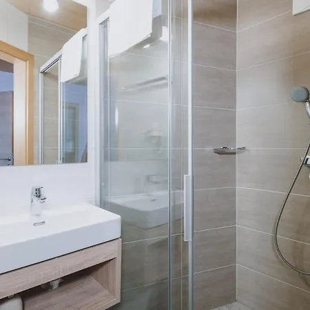 Sulzer By We Rent, Summercard Included Apartment *
